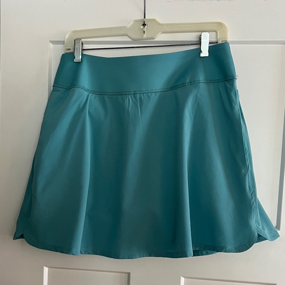 PUMA Women's Skort, size medium - Picture 1 of 9